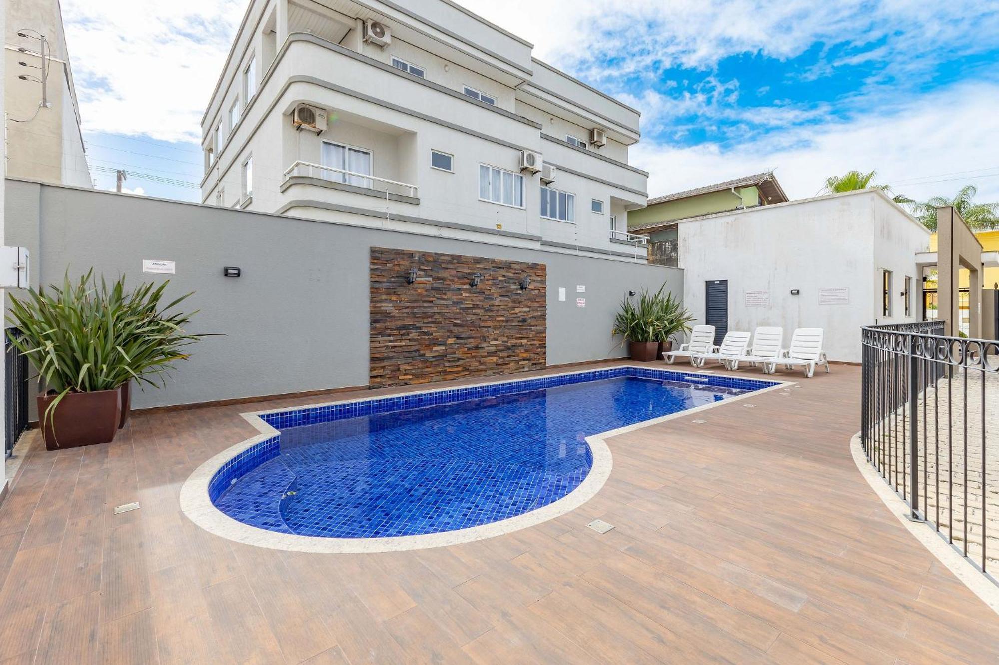 Apartment Aconchegante Em Com Piscina