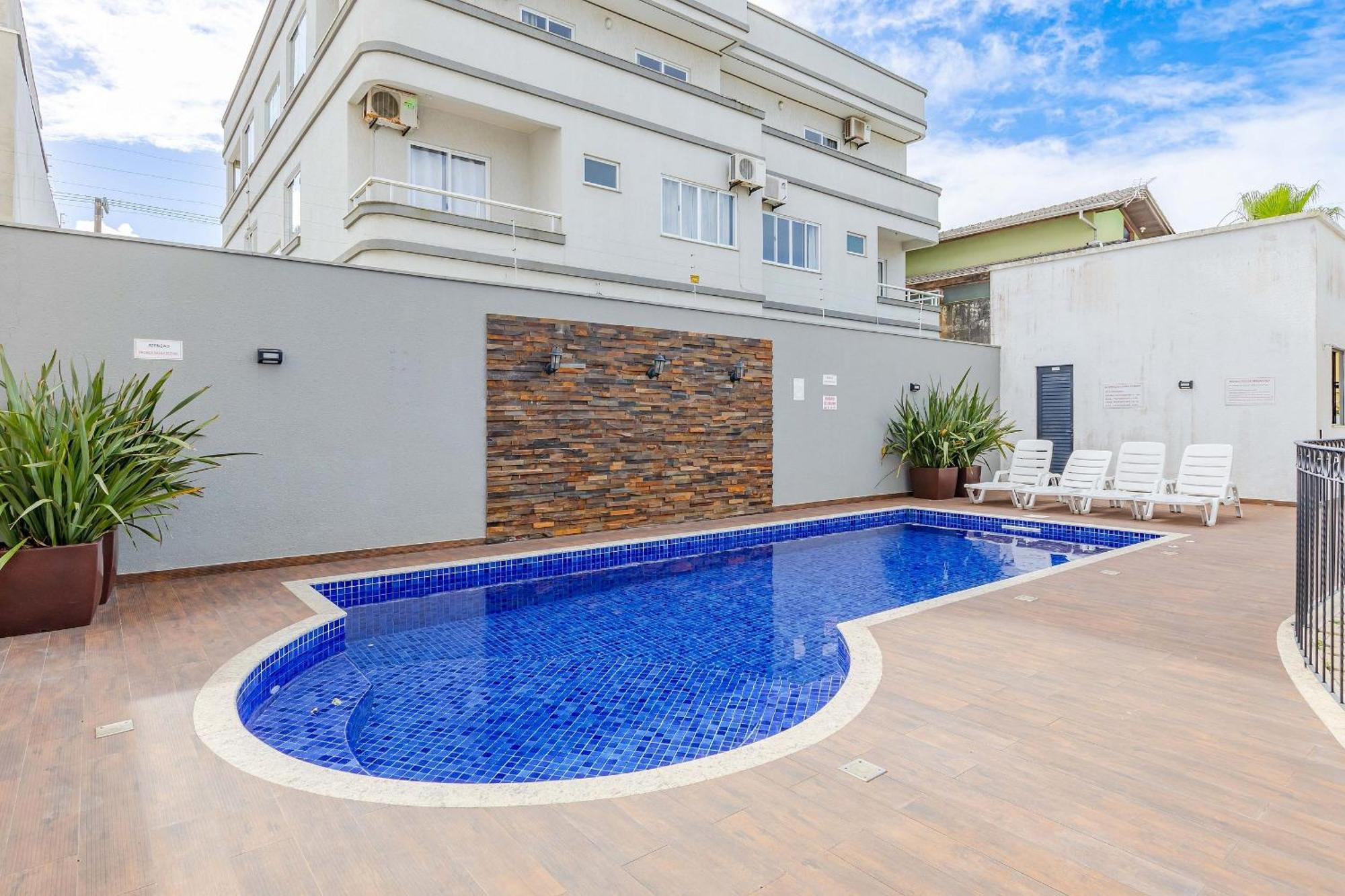 Aconchegante Em Com Piscina Apartment Bombinhas